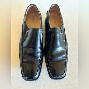Men’s used black dress shoes size 13D